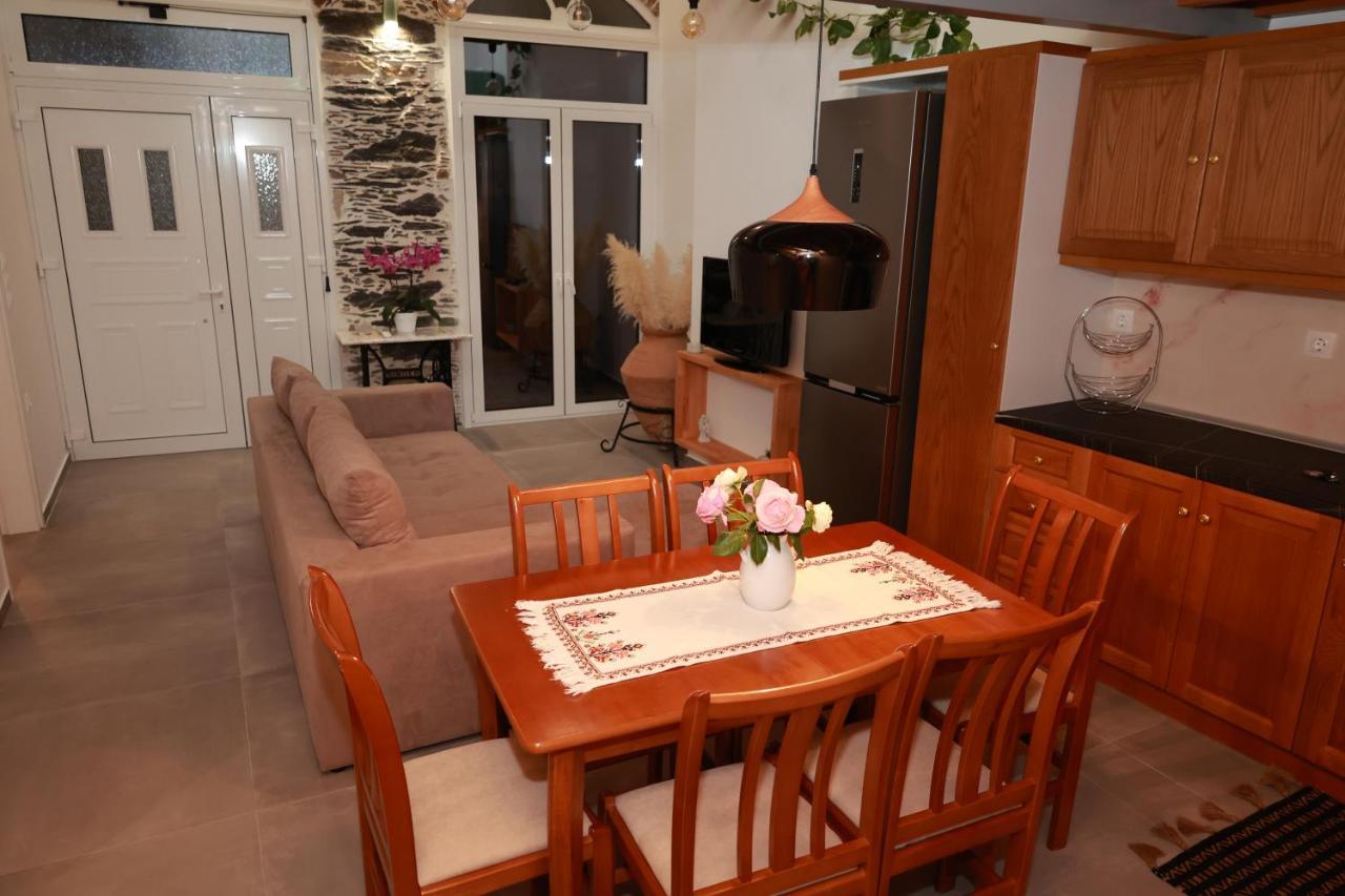 Cane'S Family Guest House Plomari Exterior photo